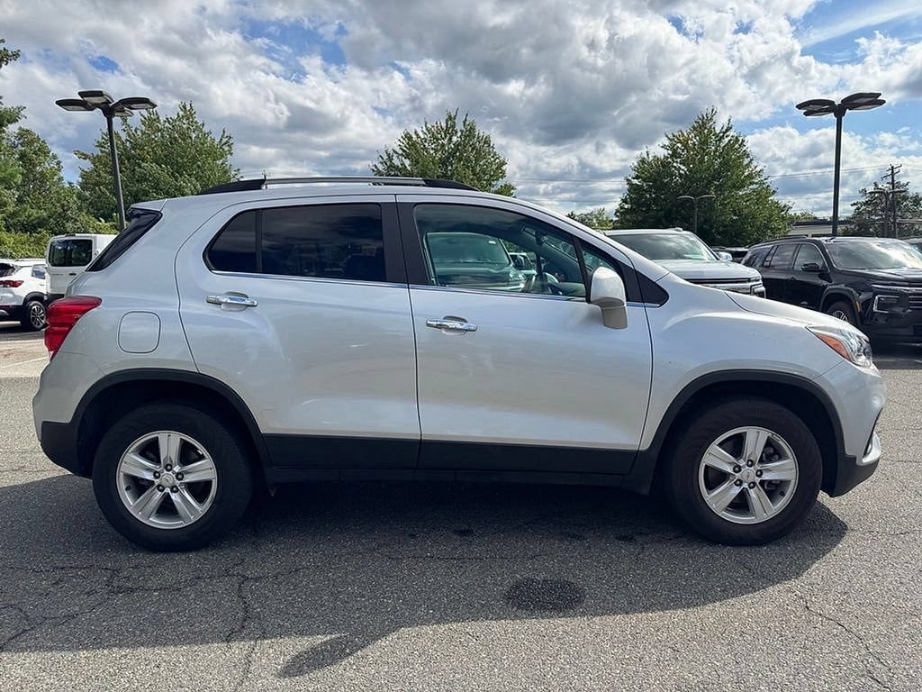 Used 2019 Chevrolet Trax LT w/ LT Convenience Package AWD/4WD image 10