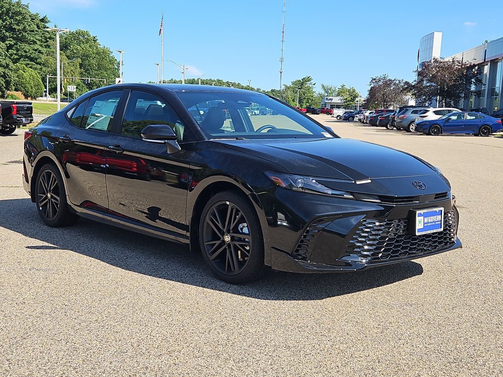 New 2026 Toyota Camry Hybrid AWD/4WD image 3