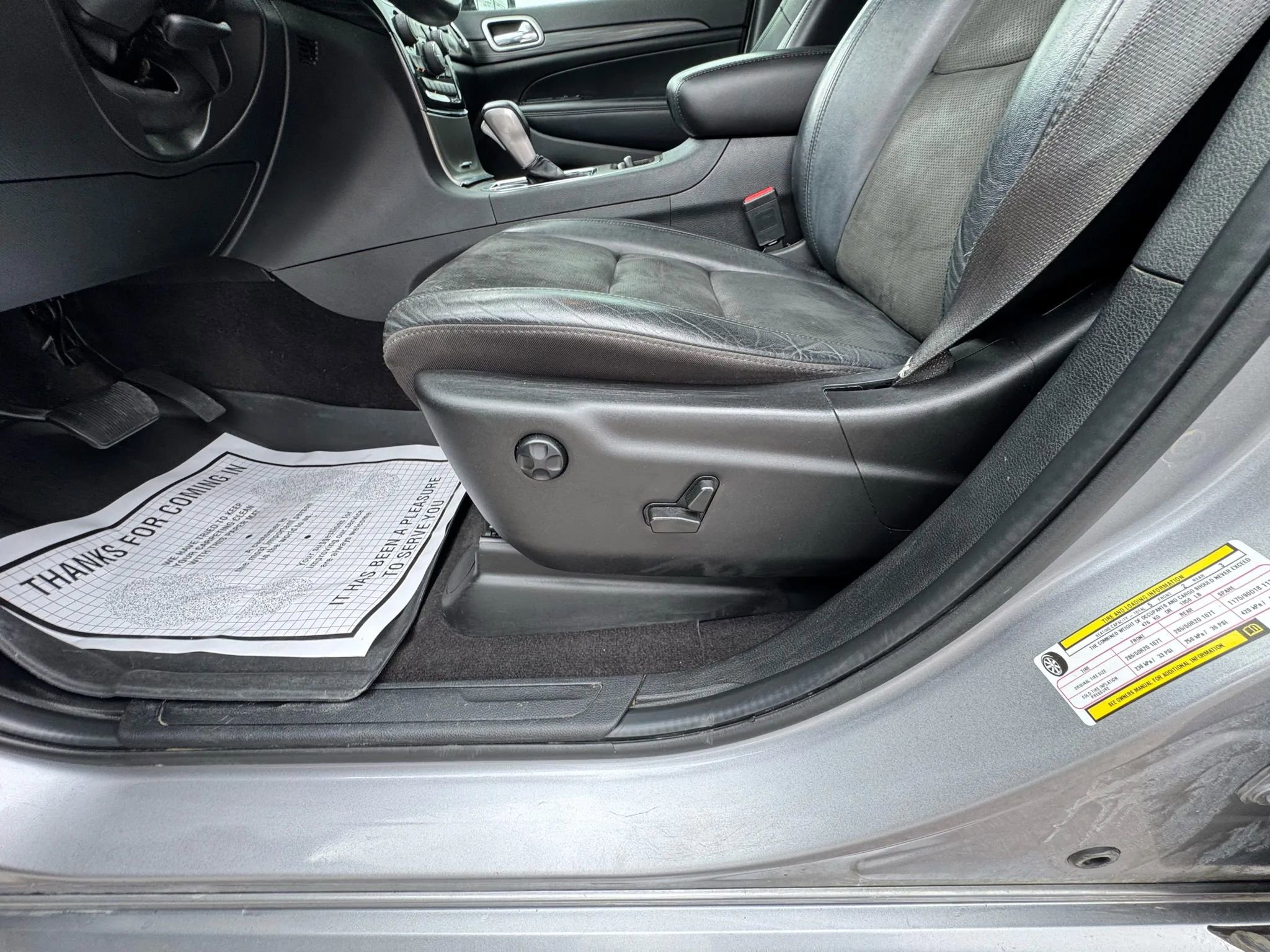 Used 2021 Jeep Grand Cherokee Laredo X image 11