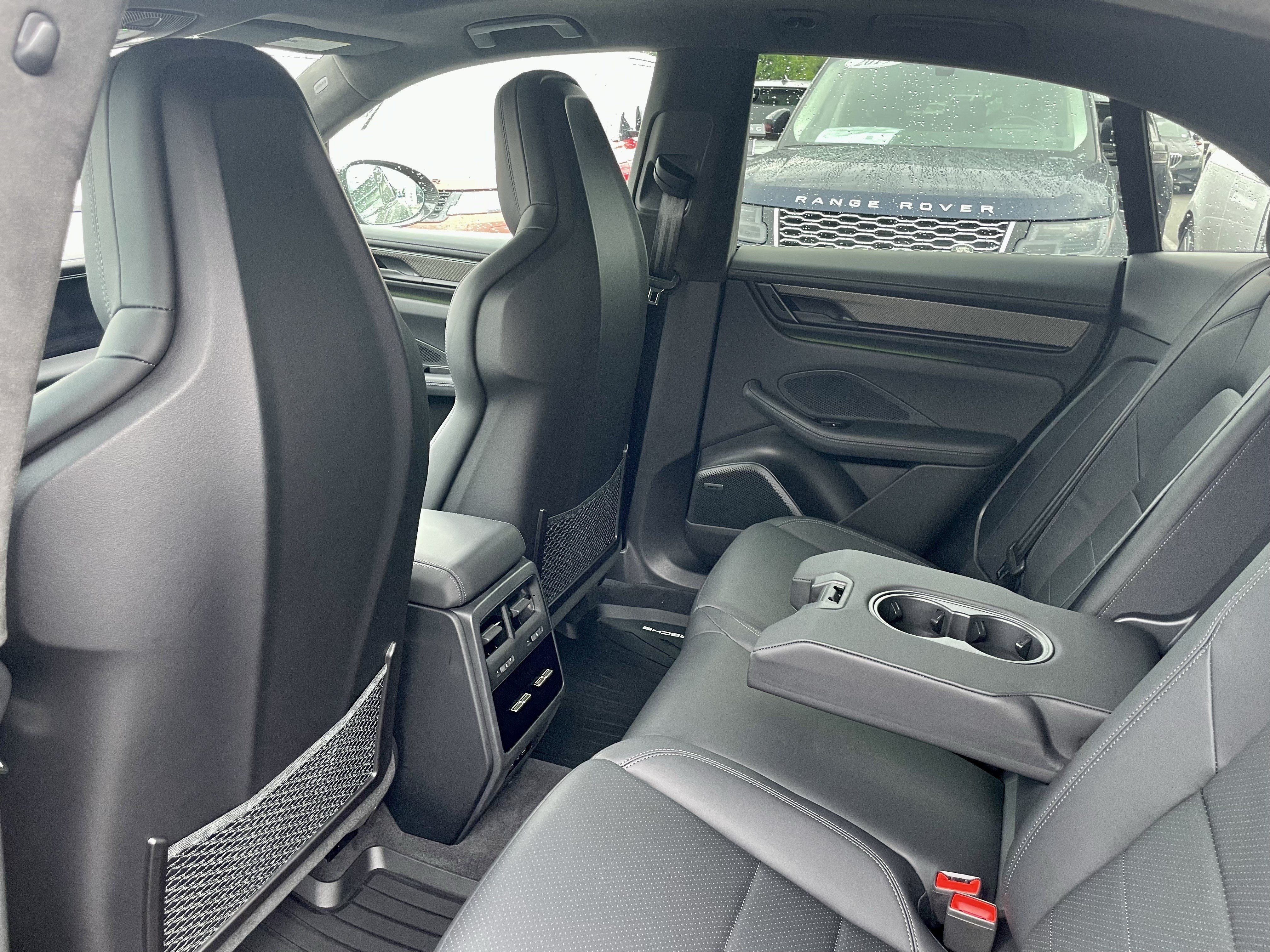 Used 2025 Porsche Macan Turbo Electric AWD/4WD image 30