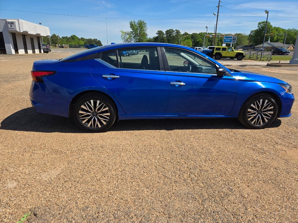 Used 2025 Nissan Altima 2.5 SV image 6
