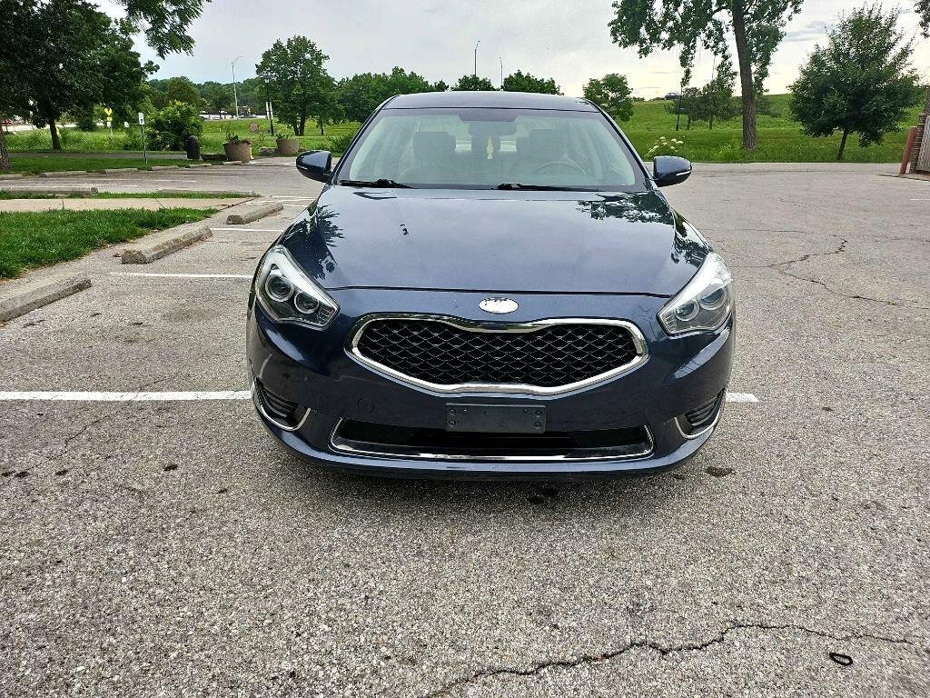 Used 2014 Kia Cadenza Premium image 2