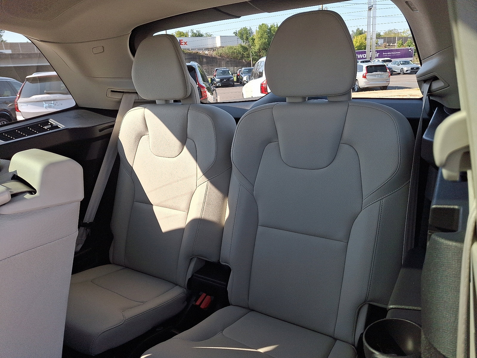 Certified 2024 Volvo XC90 B6 Plus w/ Protection Package image 10