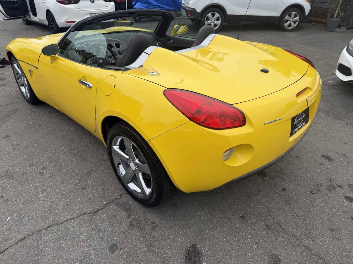 Used 2007 Pontiac Solstice Convertible w/ Premium Package image 5