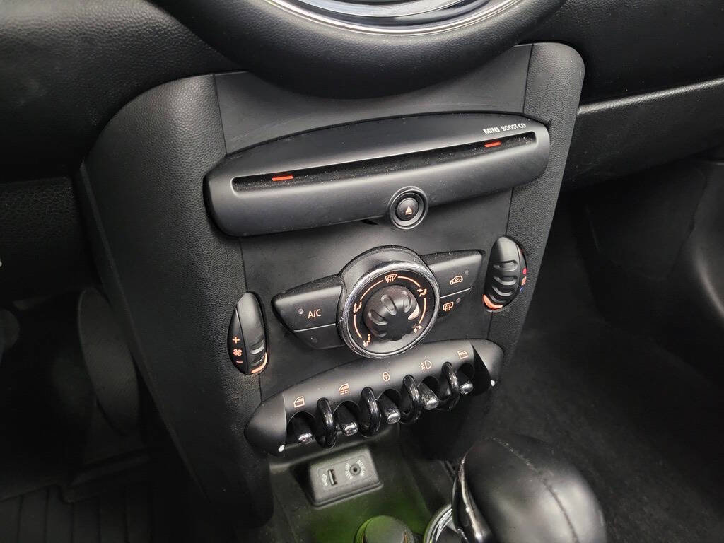 Used 2013 MINI Cooper Convertible image 29