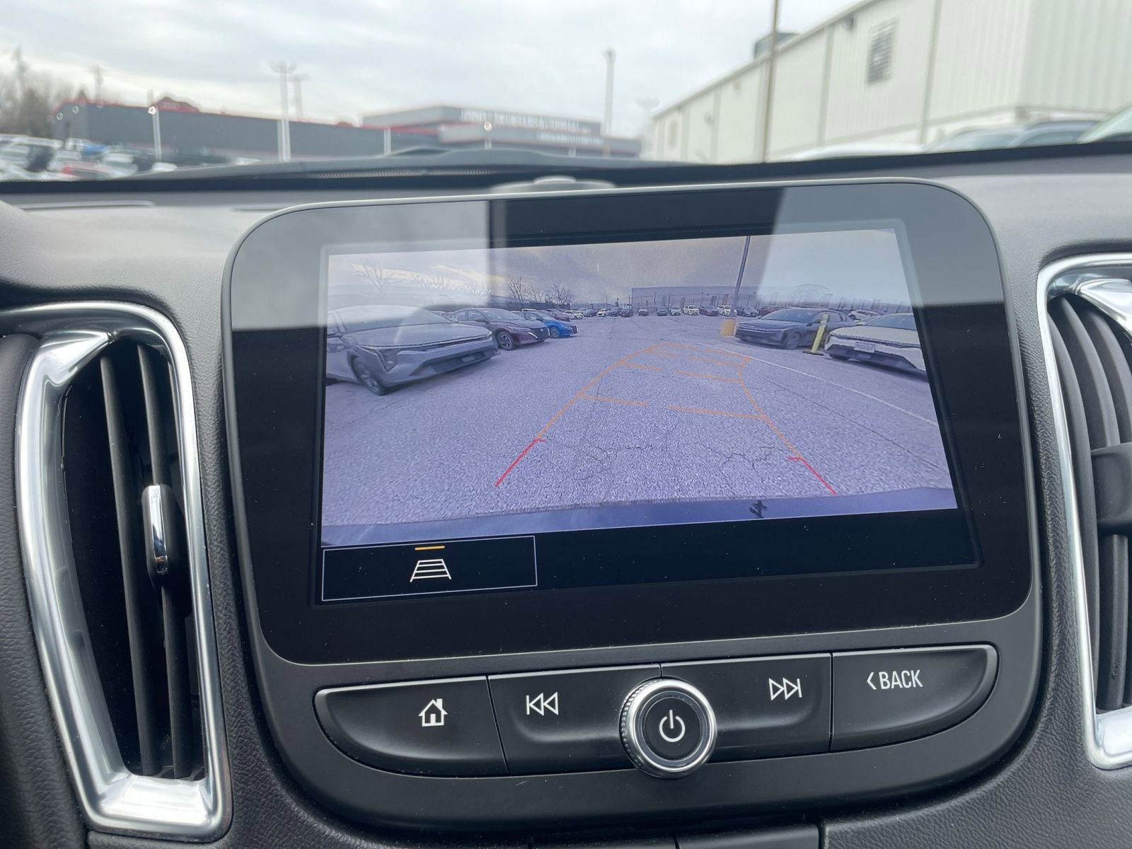 Used 2024 Chevrolet Malibu LT image 25