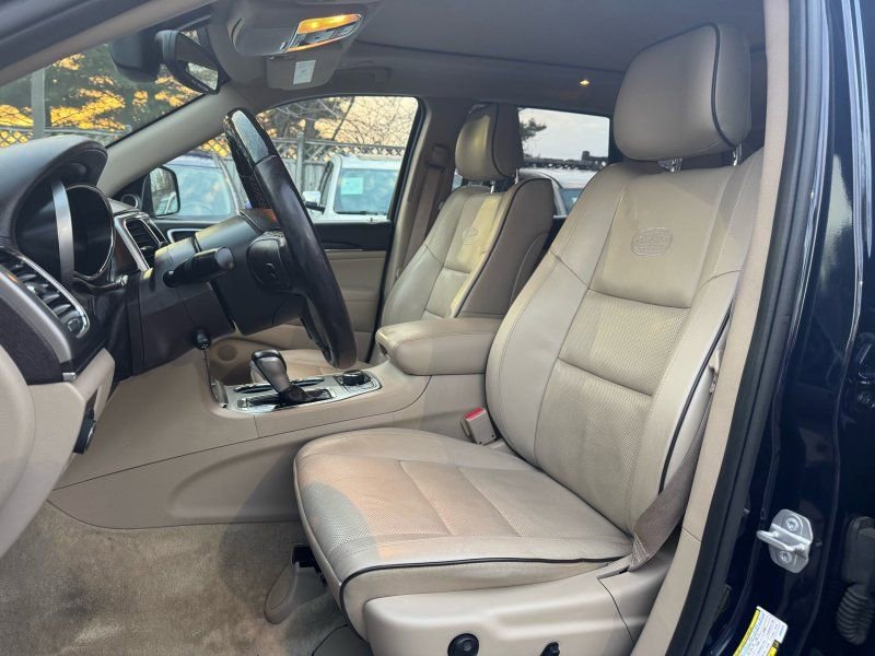 Used 2018 Jeep Grand Cherokee Overland AWD/4WD image 17