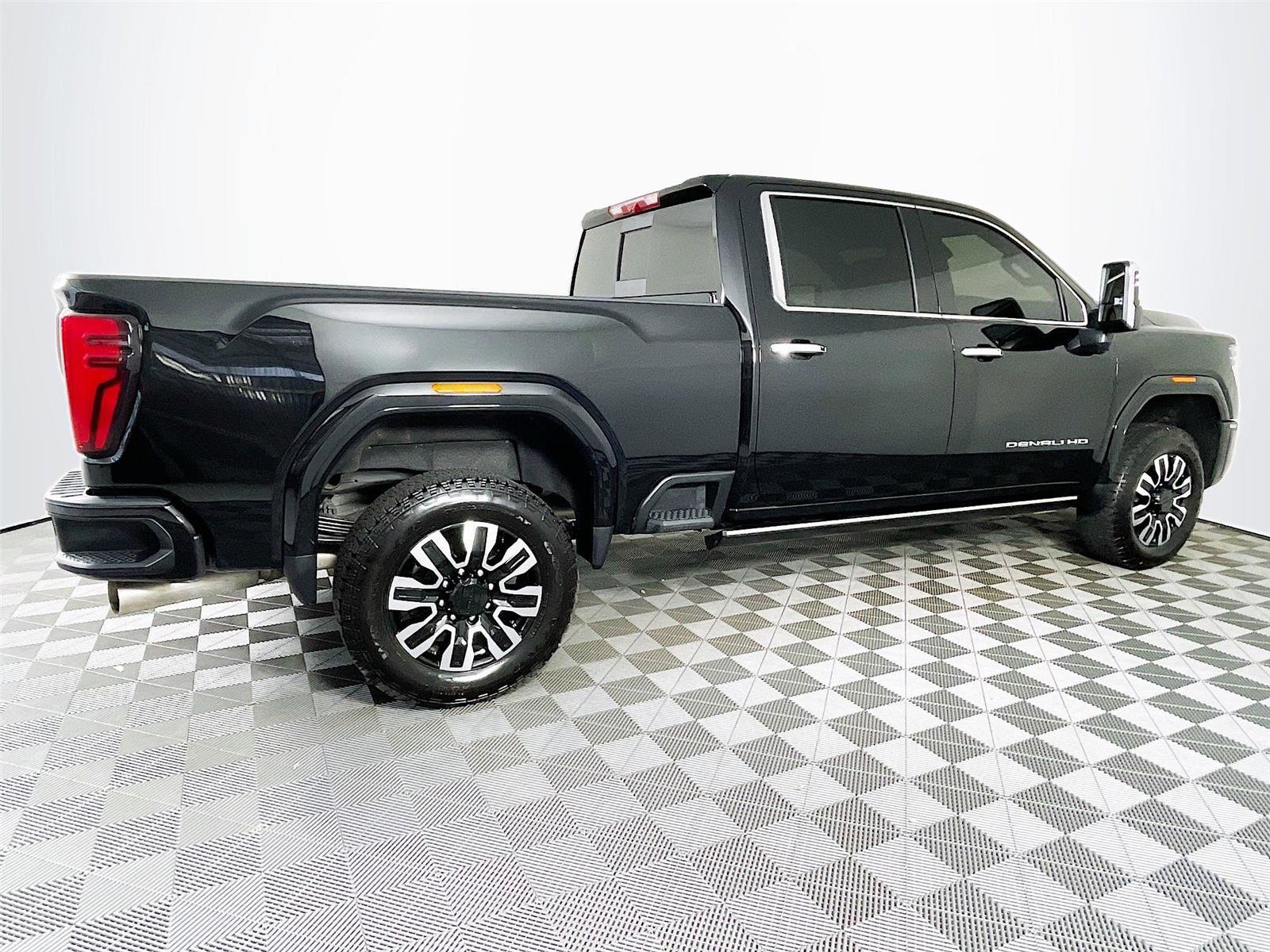 Used 2026 GMC Sierra 2500 Denali Ultimate AWD/4WD image 10