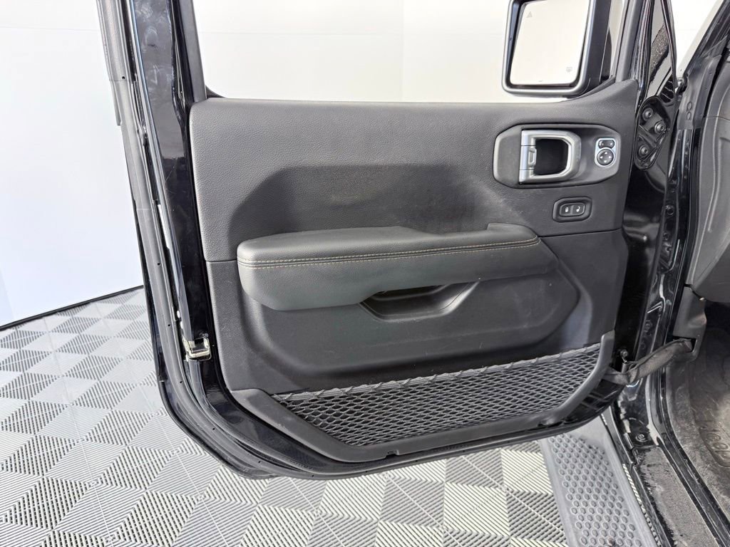 Used 2023 Jeep Wrangler Altitude image 9