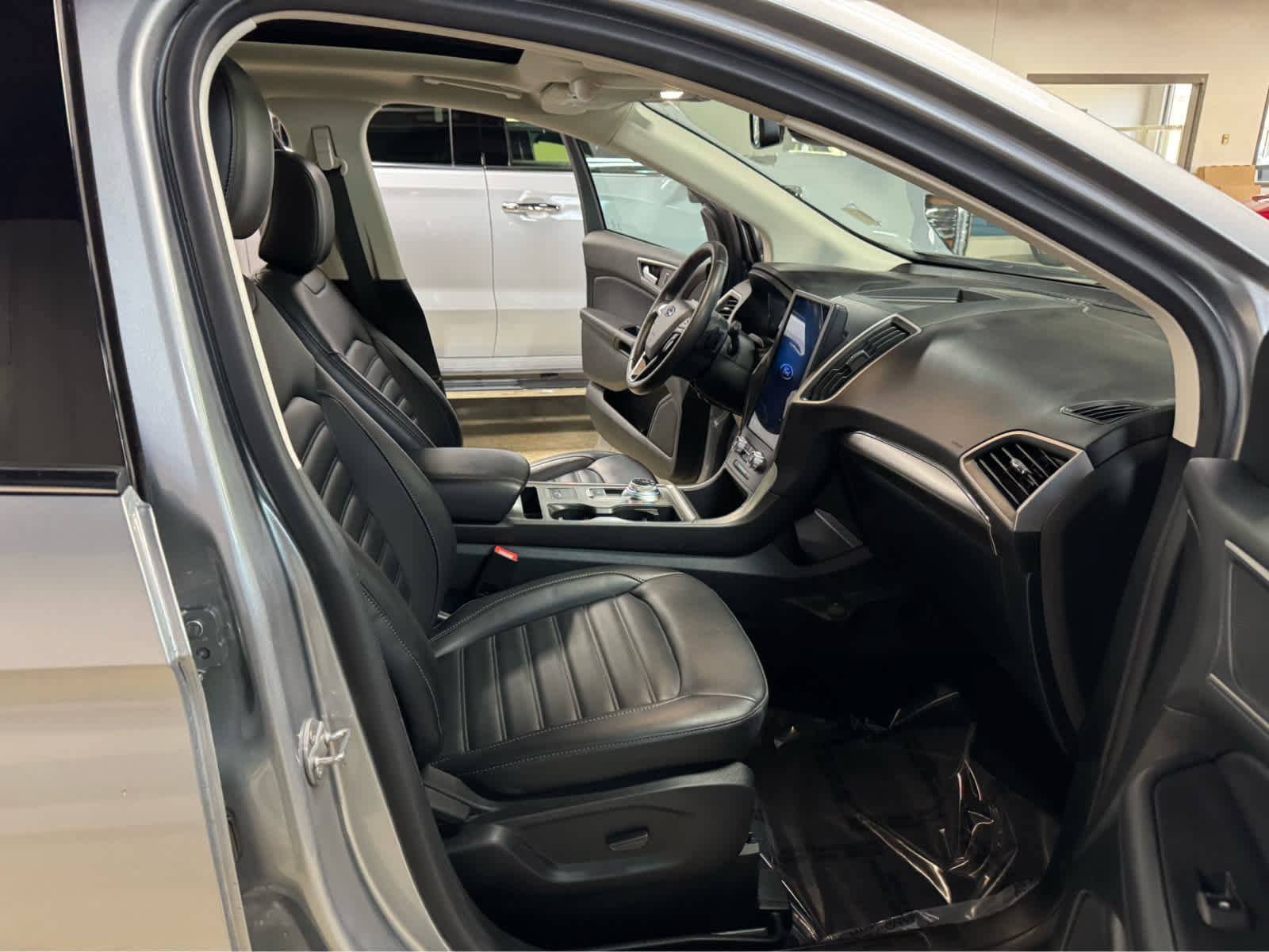 Used 2022 Ford Edge SEL w/ Convenience Package AWD/4WD image 11