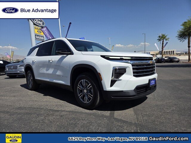 Used 2025 Chevrolet Traverse LT