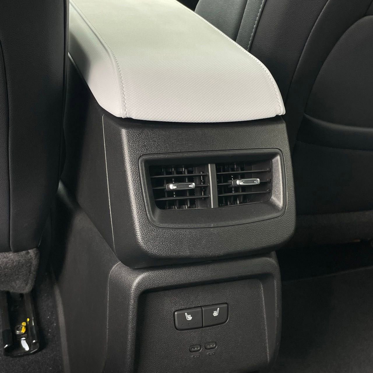 Used 2024 Chevrolet Equinox LS w/ Driver Confidence II Package FWD image 24