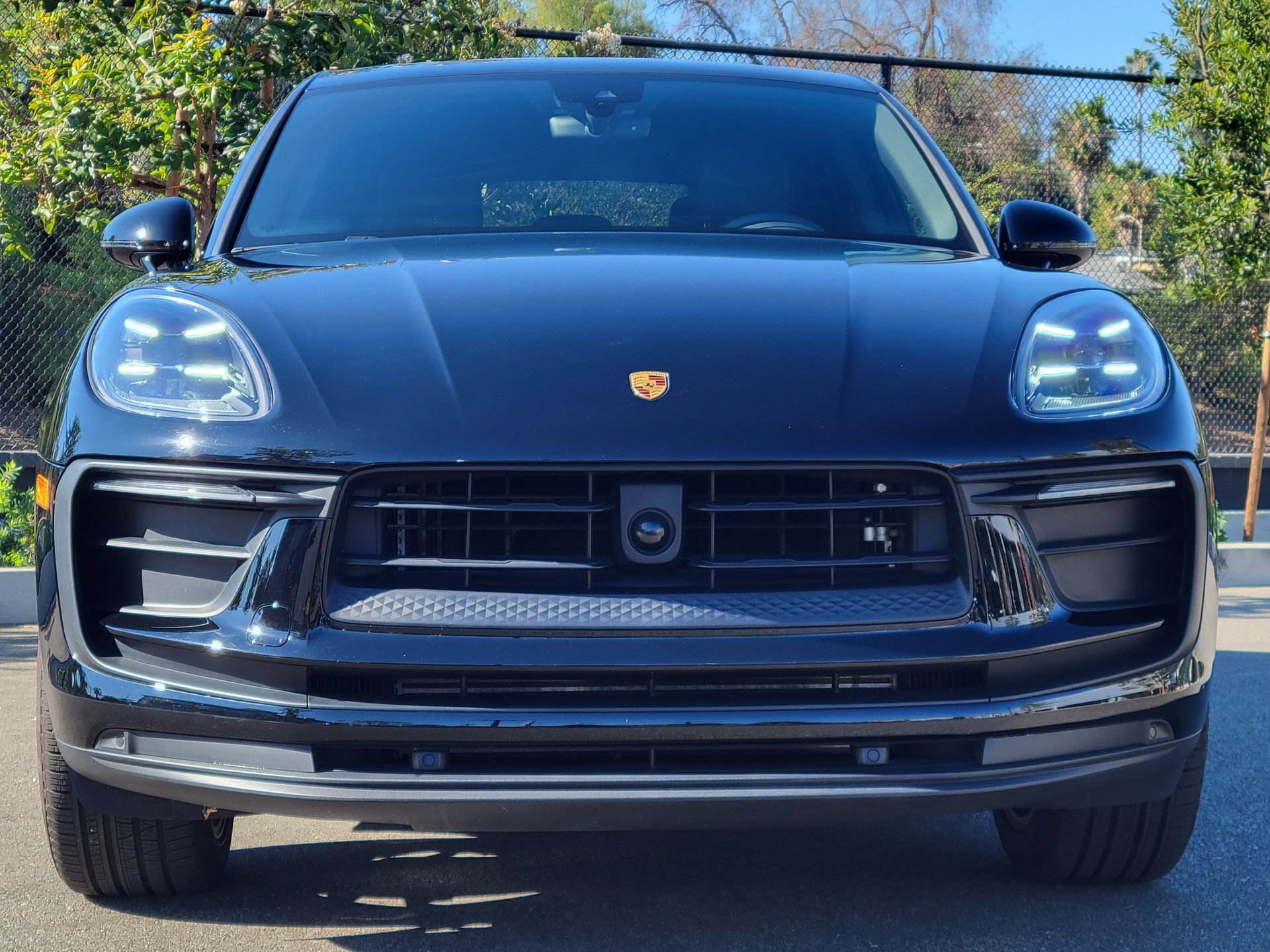 Certified 2024 Porsche Macan AWD/4WD image 10