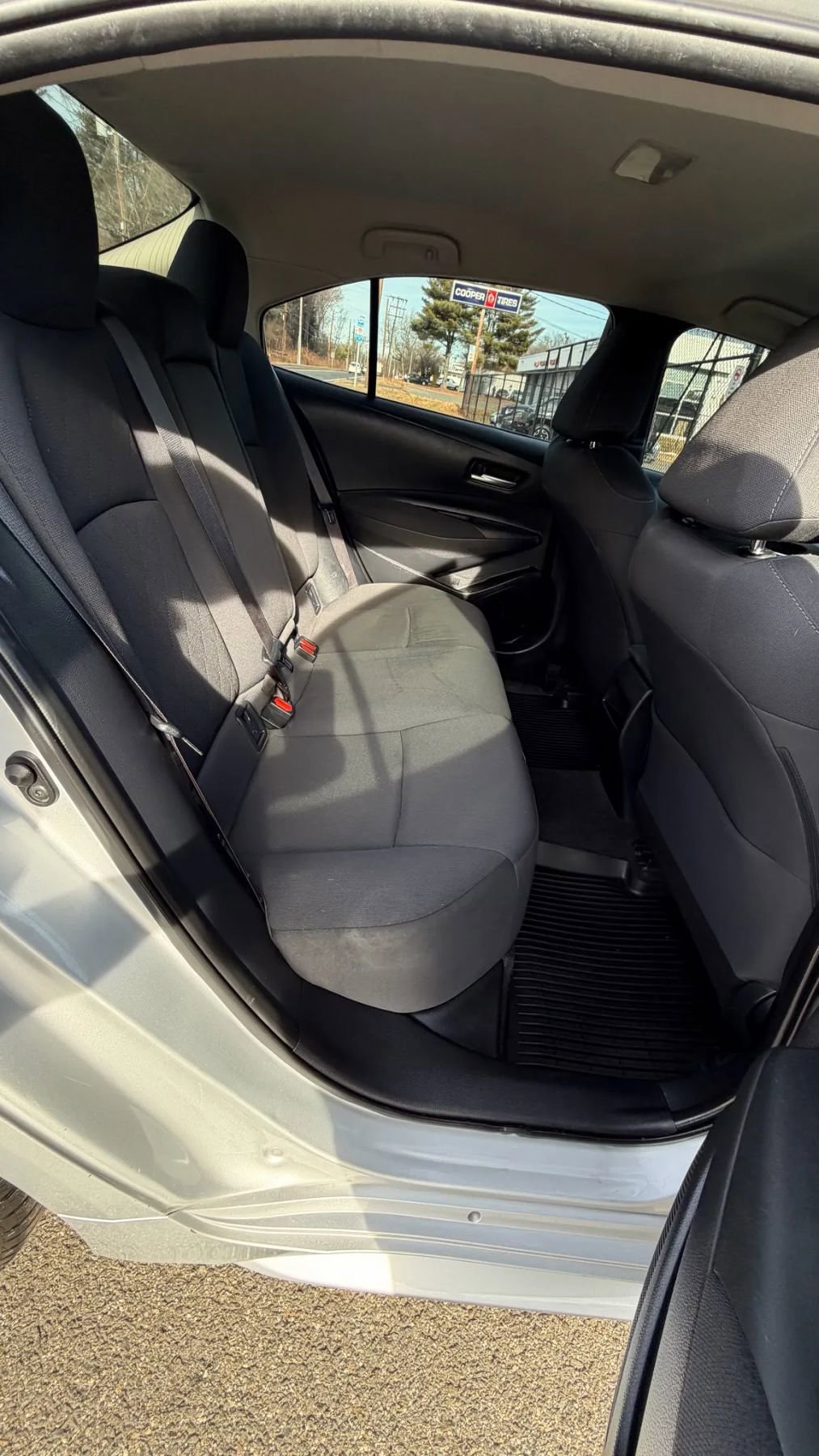 Used 2020 Toyota Corolla LE FWD image 17