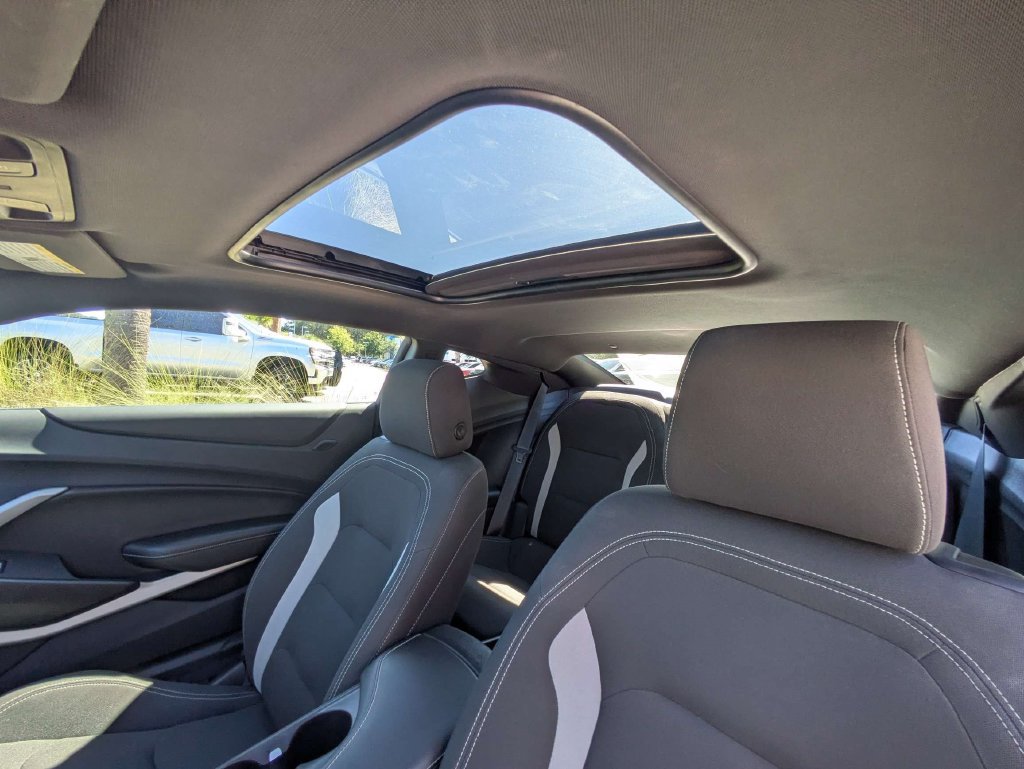 Used 2022 Chevrolet Camaro LT RWD image 21
