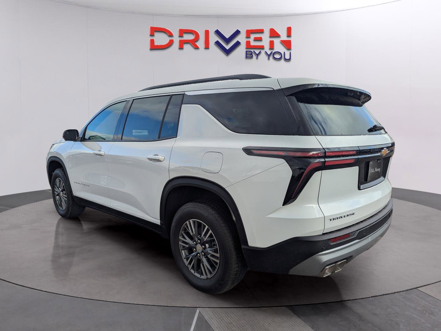 New 2026 Chevrolet Traverse LT w/ Driver Confidence Package image 3