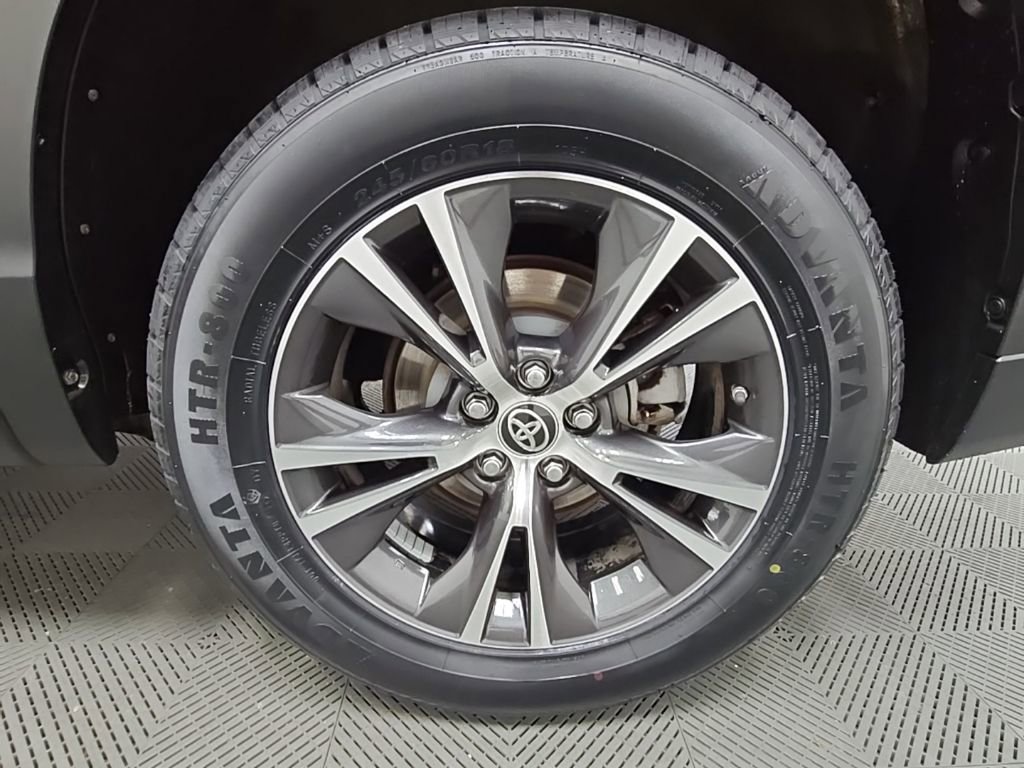 Used 2019 Toyota Highlander LE FWD image 40