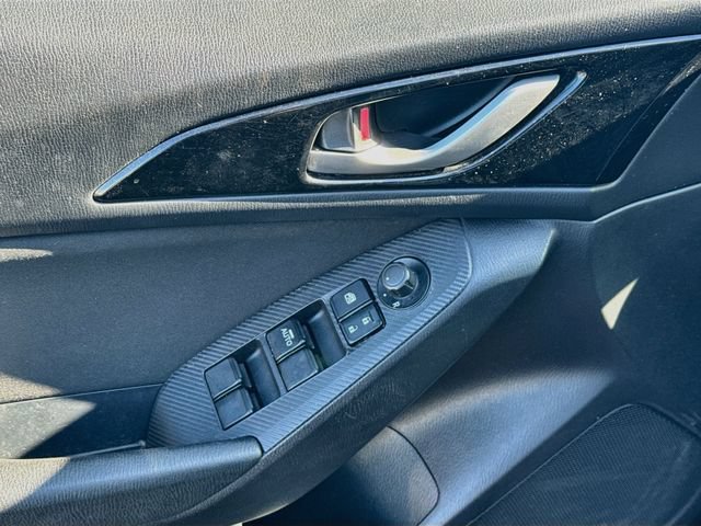 Used 2016 MAZDA MAZDA3 i Sport FWD image 22