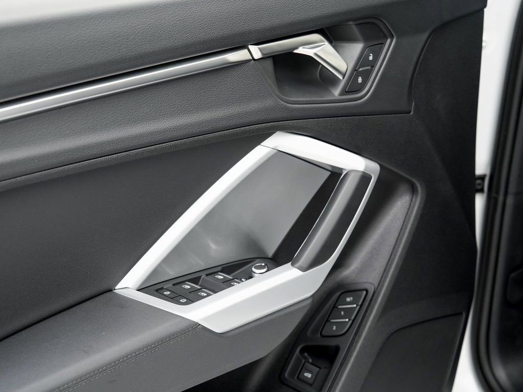 Certified 2025 Audi Q3 2.0T Premium image 8