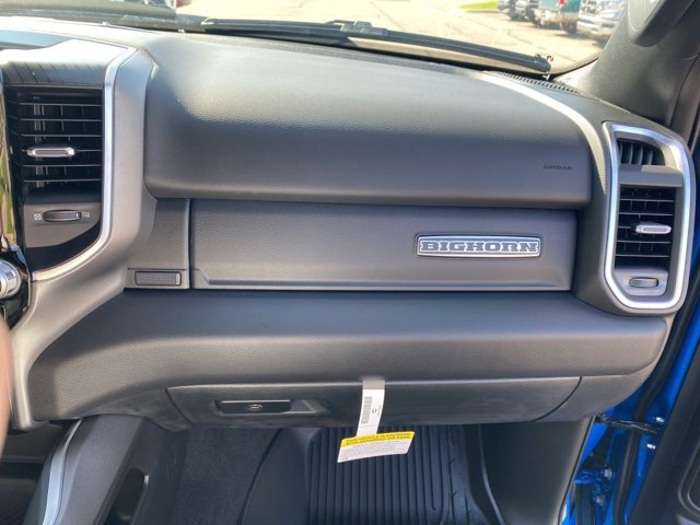 New 2026 RAM 1500 4x4 Crew Cab image 40
