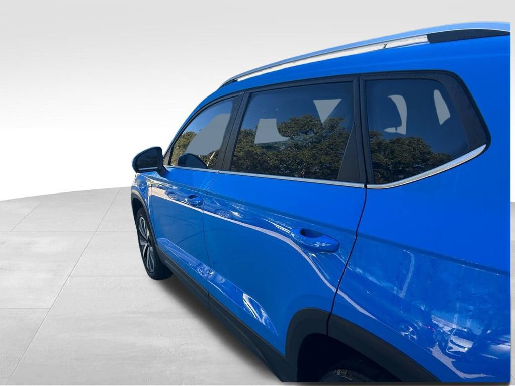 Certified 2023 Volkswagen Taos SE image 30