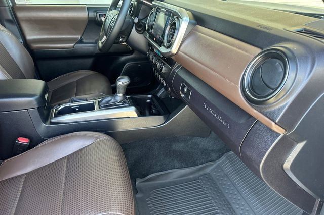 Used 2017 Toyota Tacoma Limited image 19