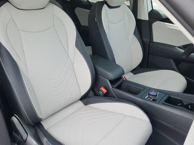 Certified 2025 Volkswagen Tiguan SE AWD/4WD image 12