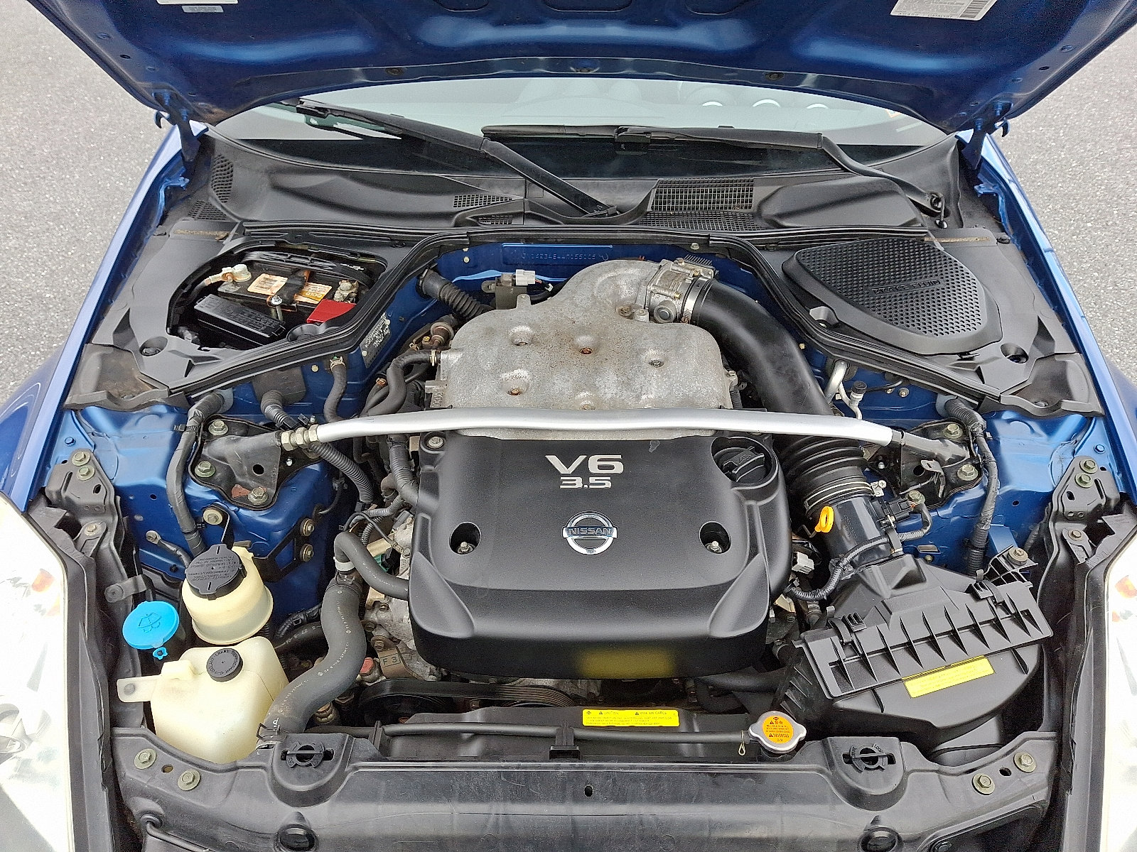 Used 2004 Nissan 350Z Touring w/ Cargo Convenience Pkg image 29