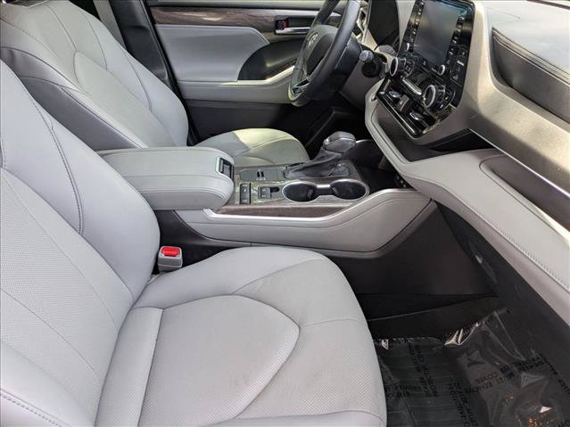 Used 2021 Toyota Highlander Limited FWD image 20