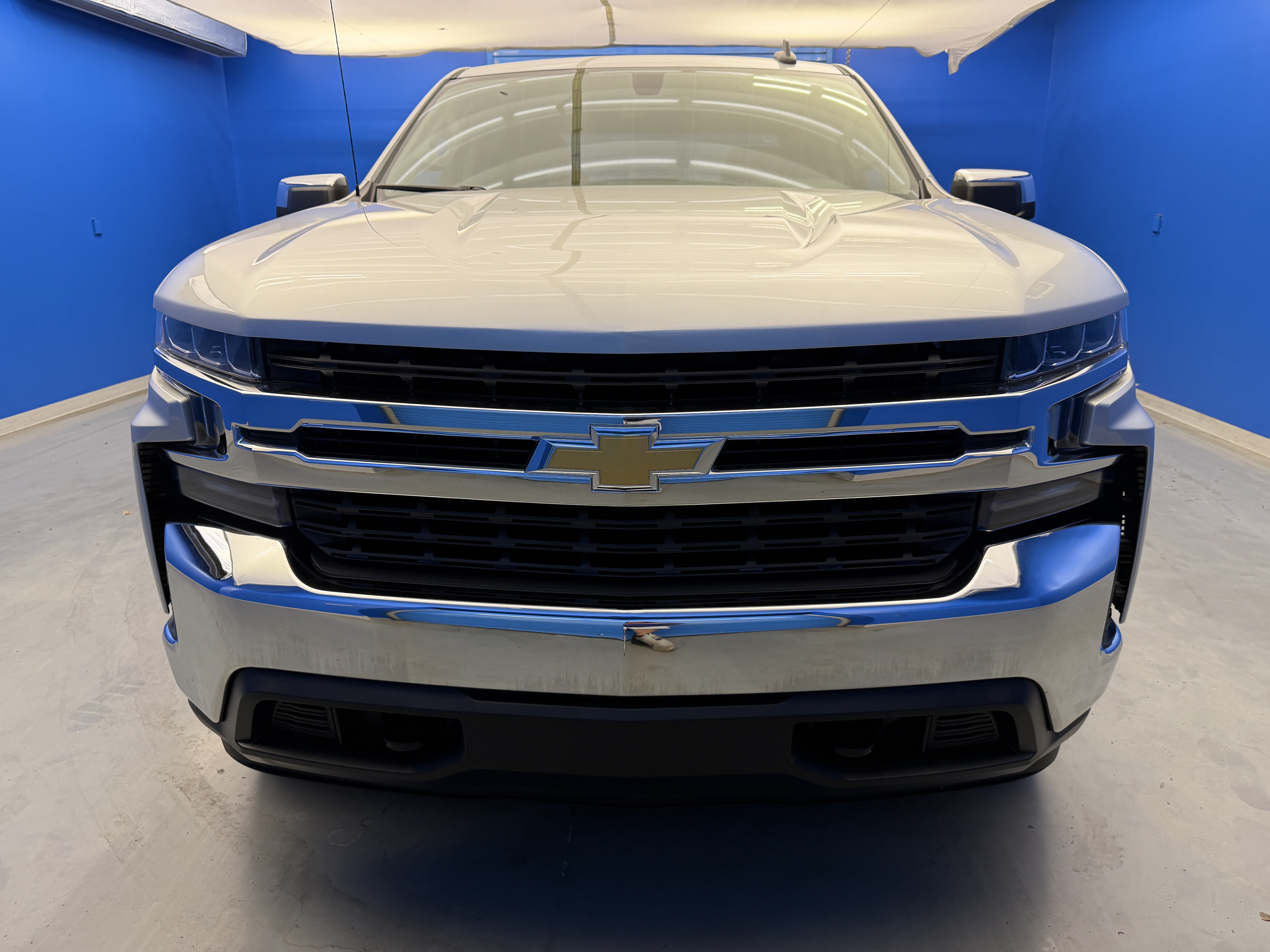 Used 2022 Chevrolet Silverado 1500 LT AWD/4WD image 3