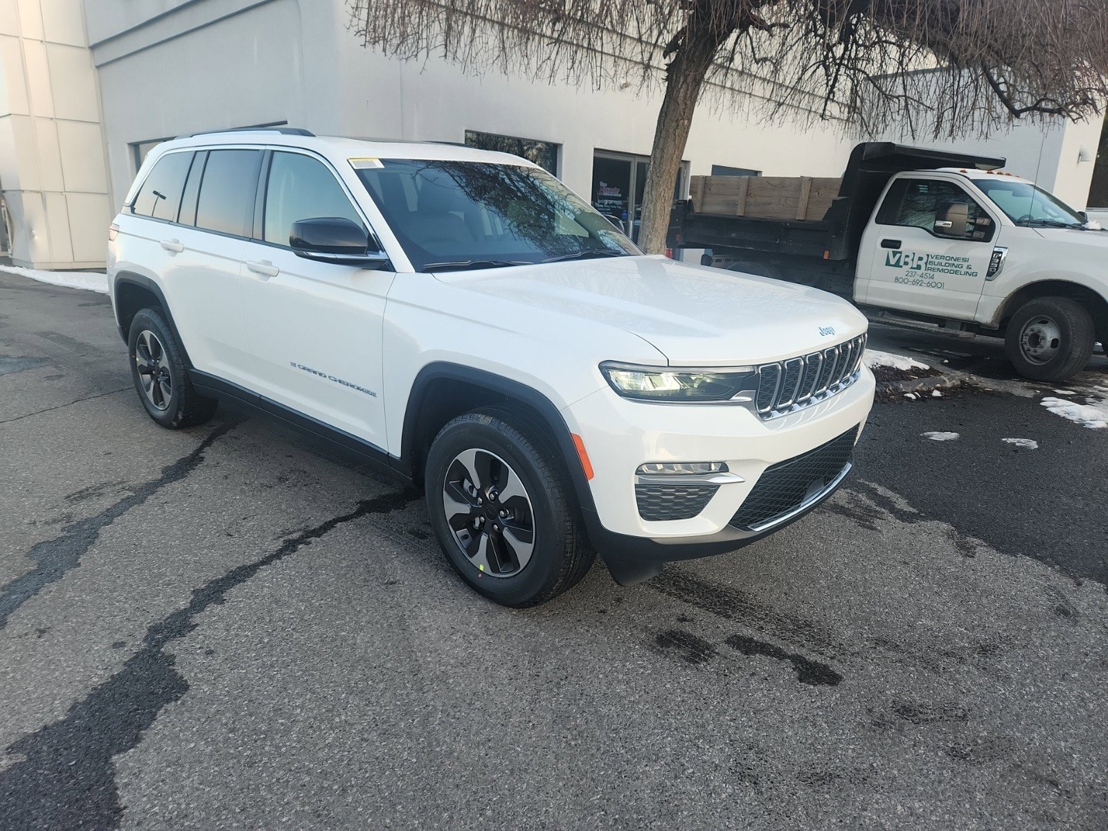 New 2022 Jeep Grand Cherokee Limited 4xe image 1