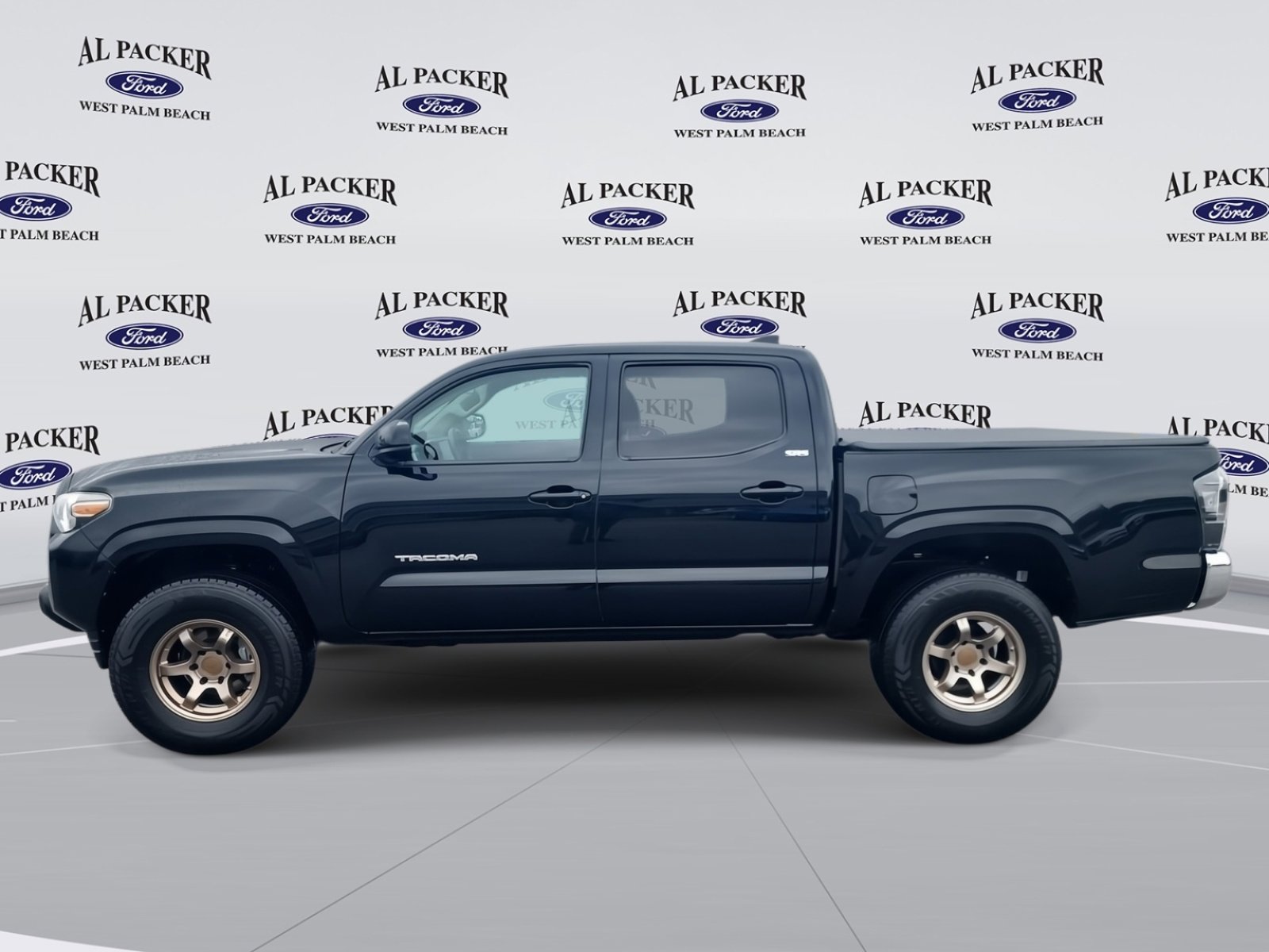 Used 2022 Toyota Tacoma SR5 image 5
