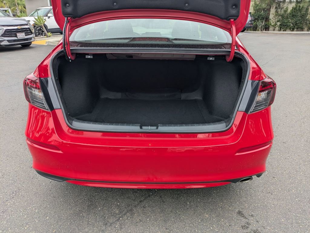 Used 2025 Honda Civic Sport image 30