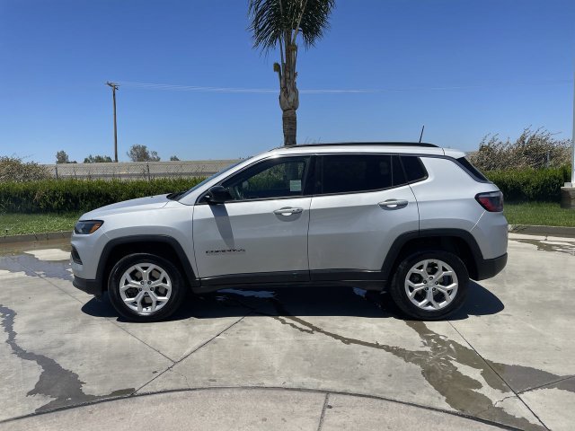 Used 2024 Jeep Compass Latitude AWD/4WD image 5