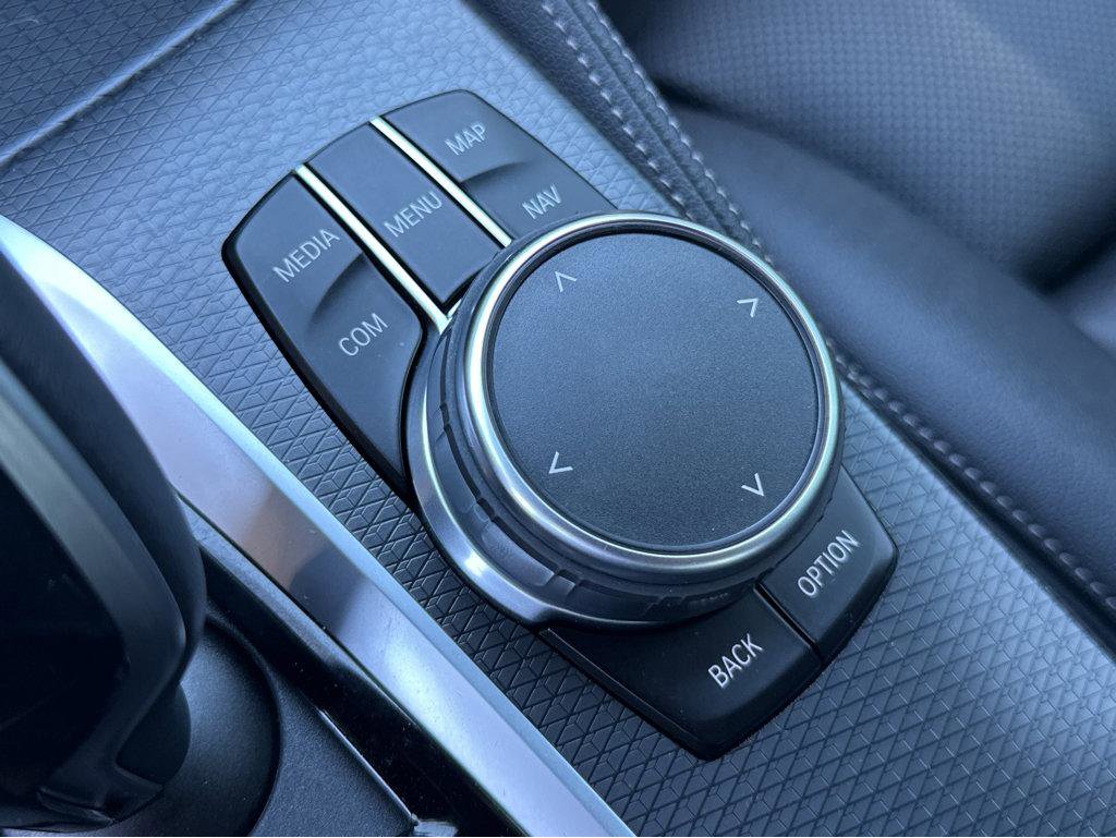 Used 2023 BMW 530e w/ M Sport Package image 29