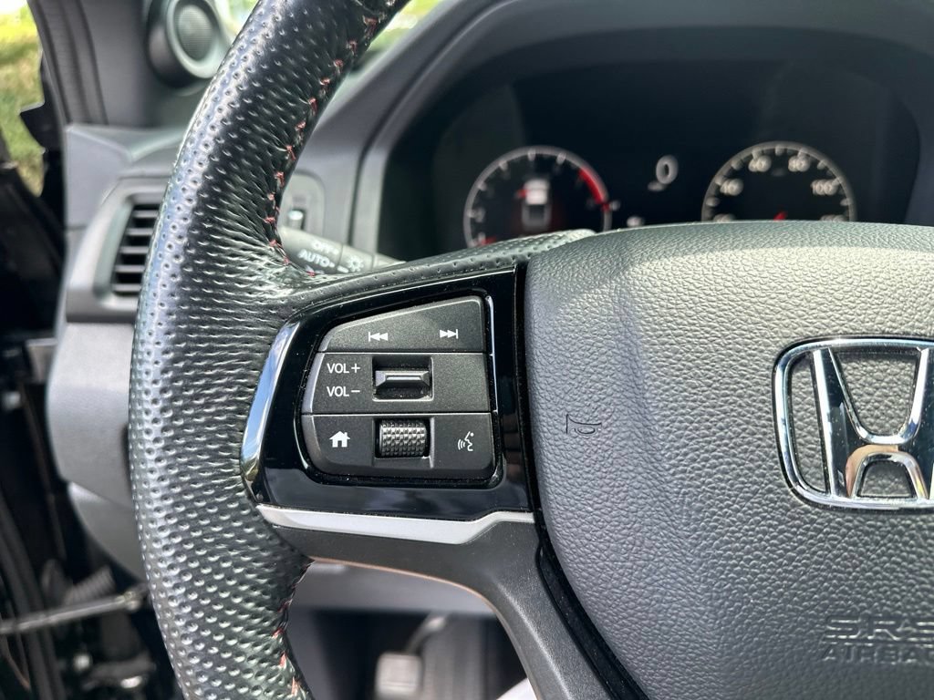 Certified 2024 Honda Ridgeline Black Edition image 32