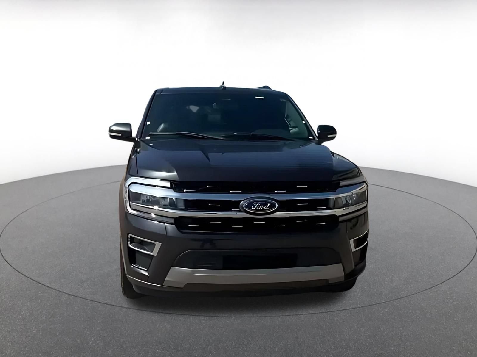 Used 2024 Ford Expedition Limited AWD/4WD image 4