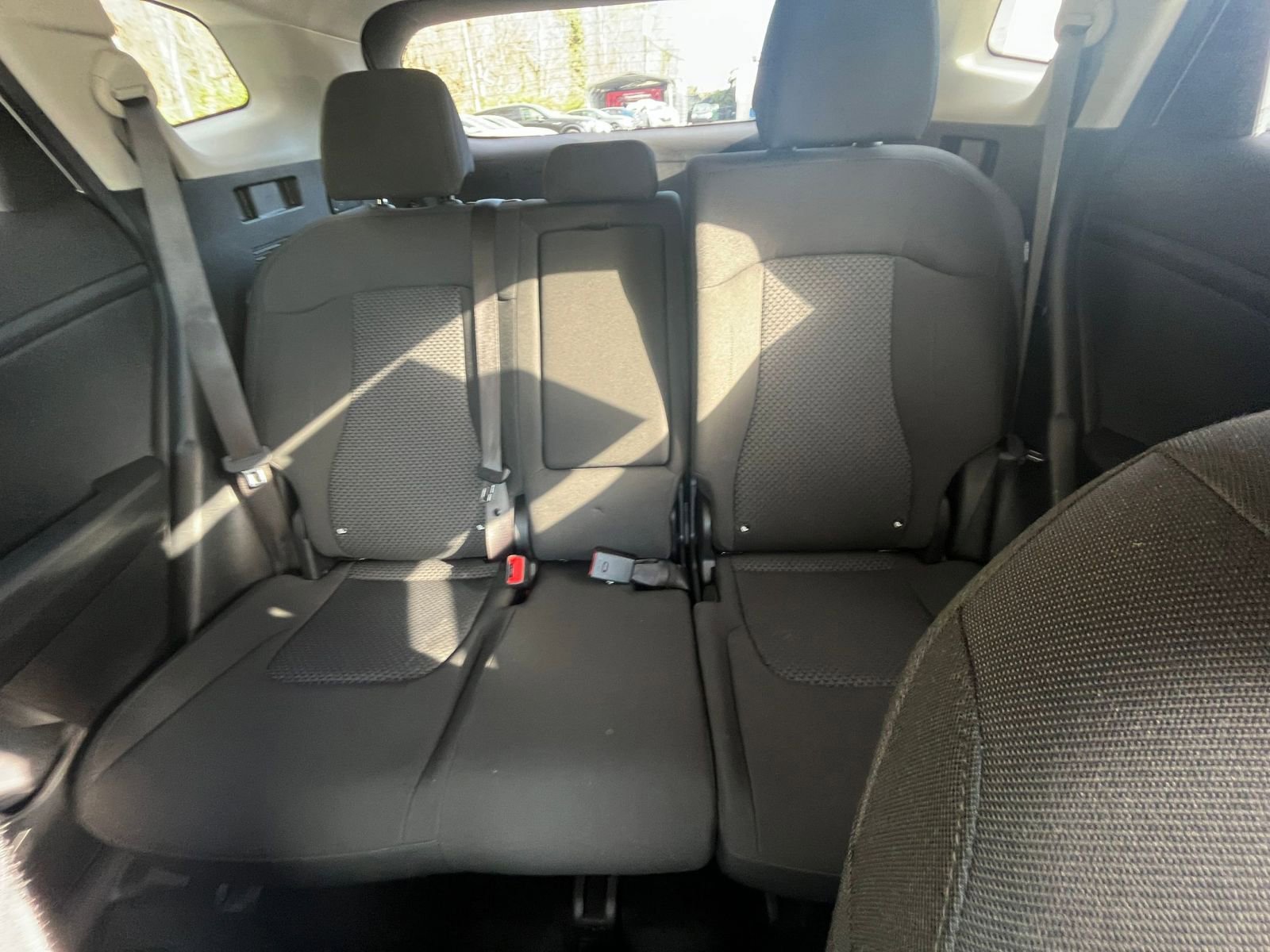 Used 2025 Kia Sportage LX image 33