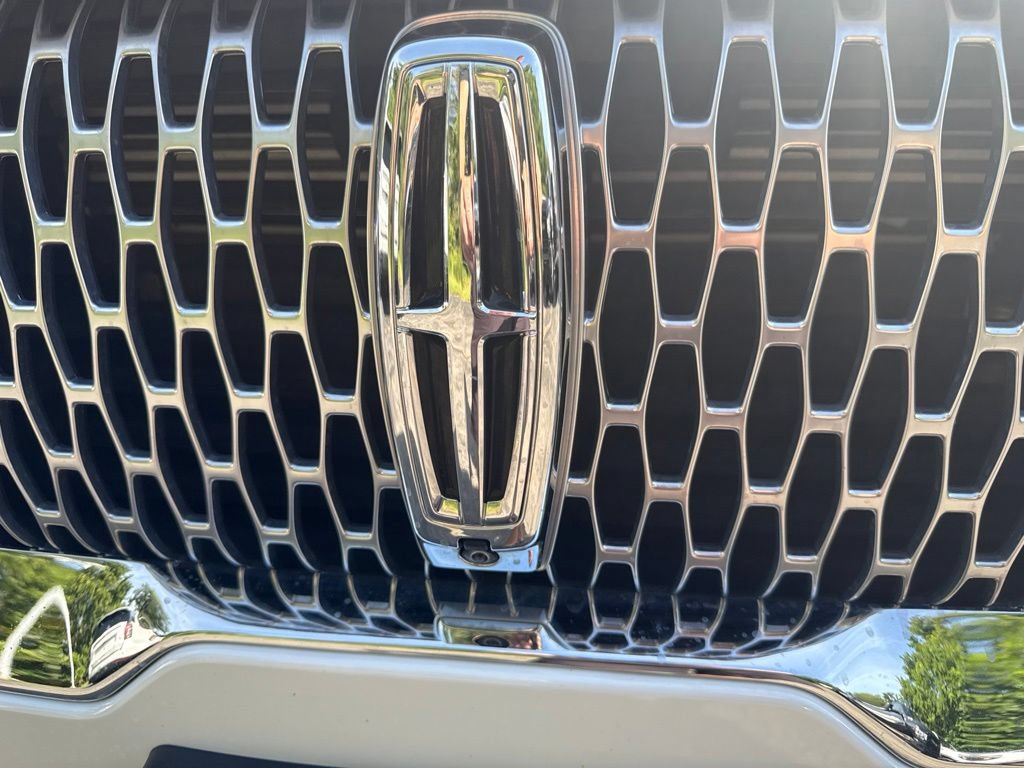 Used 2022 Lincoln Aviator Reserve w/ Equipment Group 201A AWD/4WD image 13