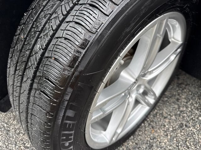 Used 2025 Porsche Macan AWD/4WD image 7