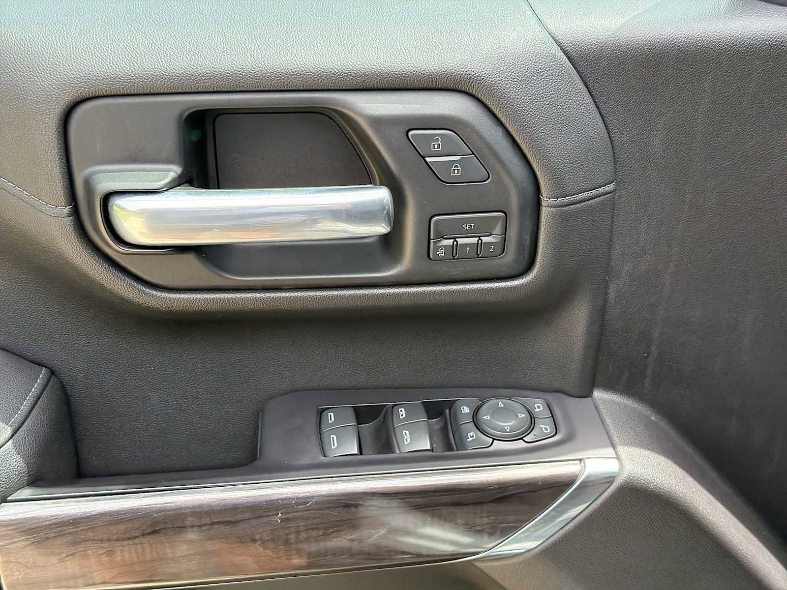 Used 2019 Chevrolet Silverado 1500 LTZ w/ LTZ Plus Package AWD/4WD image 14
