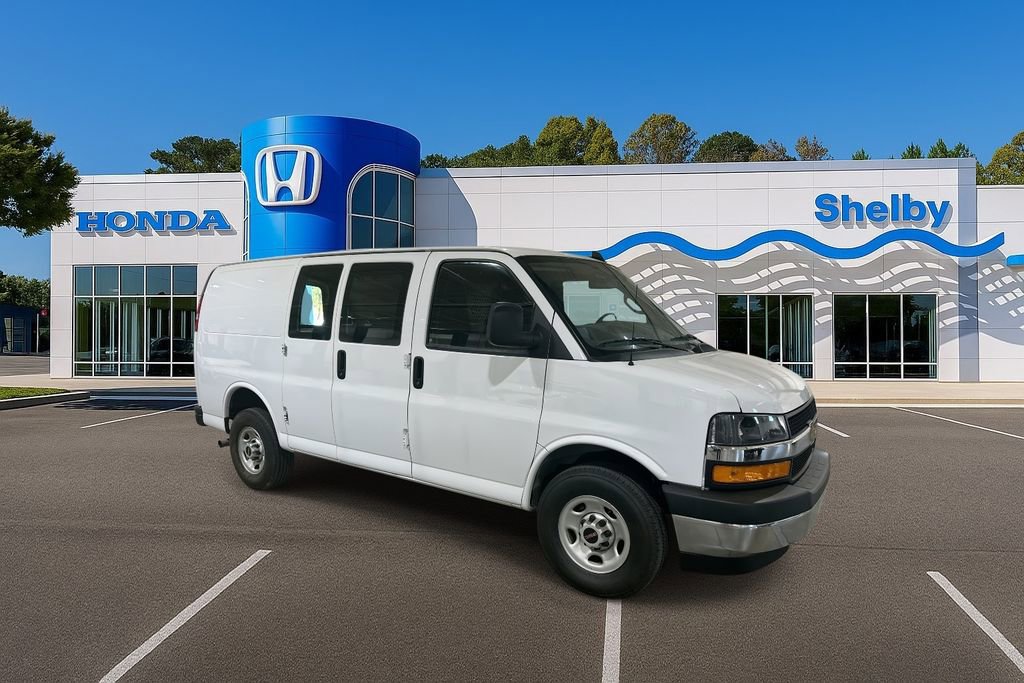Used 2024 GMC Savana 2500 w/ Driver Convenience Package image 2