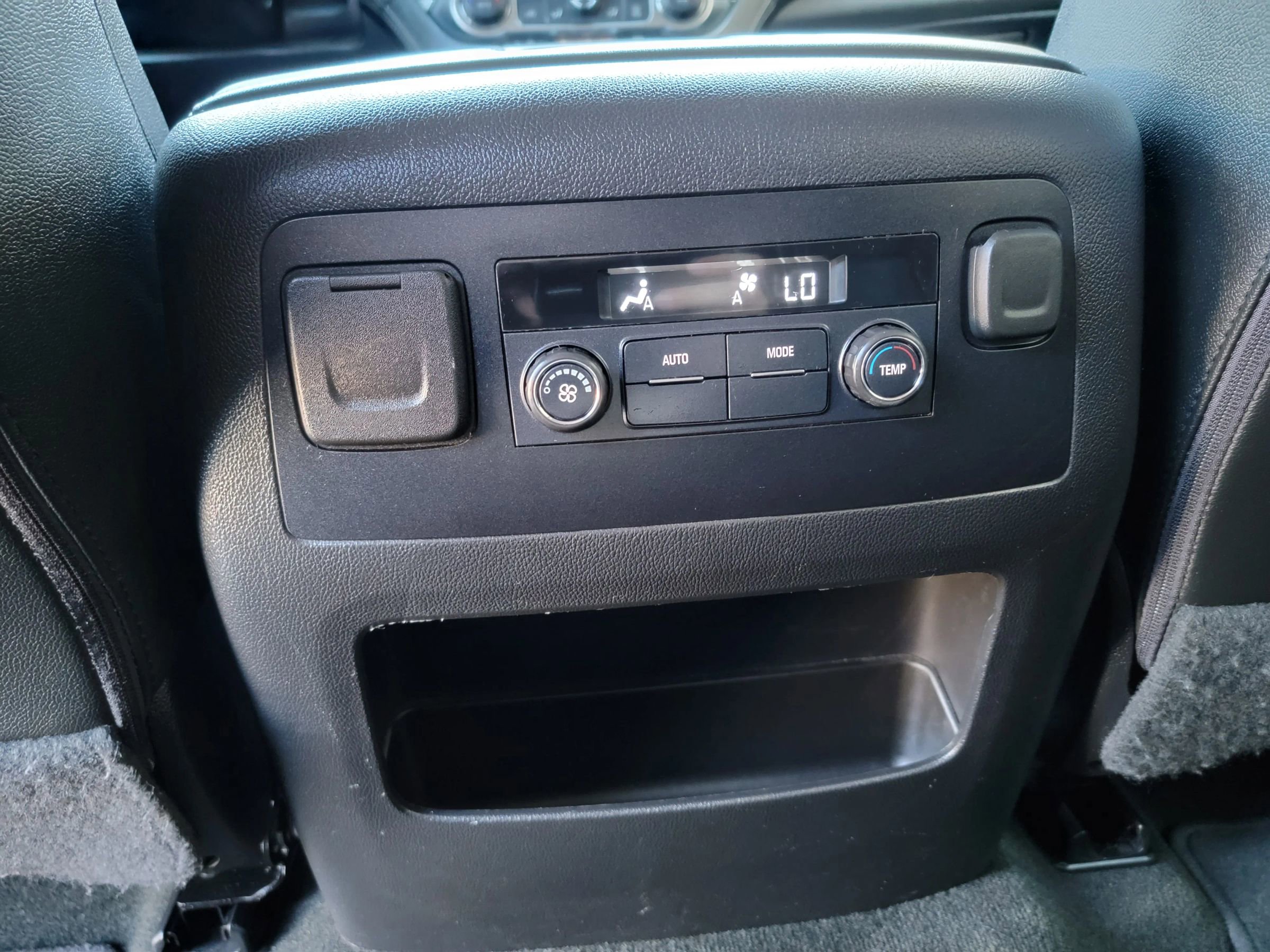 Used 2019 Chevrolet Tahoe LT image 26