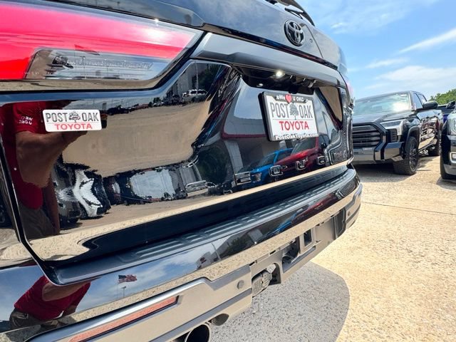 Used 2025 Toyota Sequoia TRD Pro AWD/4WD image 41