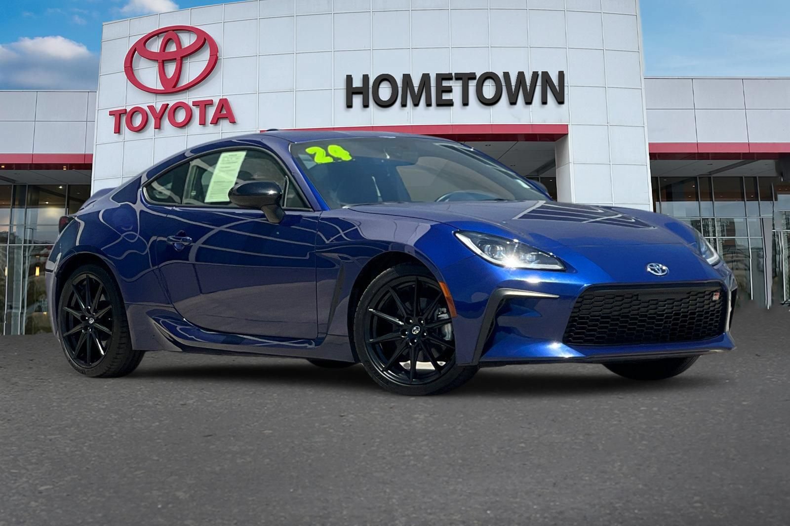 Used 2024 Toyota GR86 Premium RWD image 2