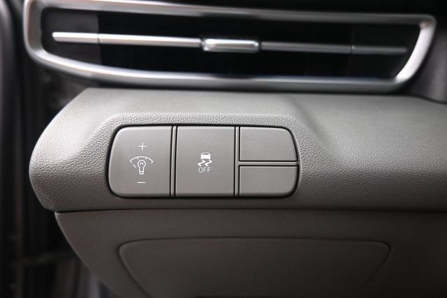 Used 2024 Hyundai Elantra SEL FWD image 20