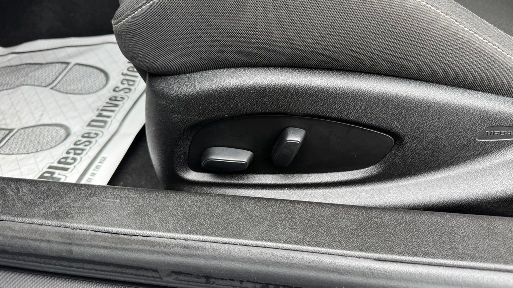 Used 2019 Chevrolet Camaro LT image 11