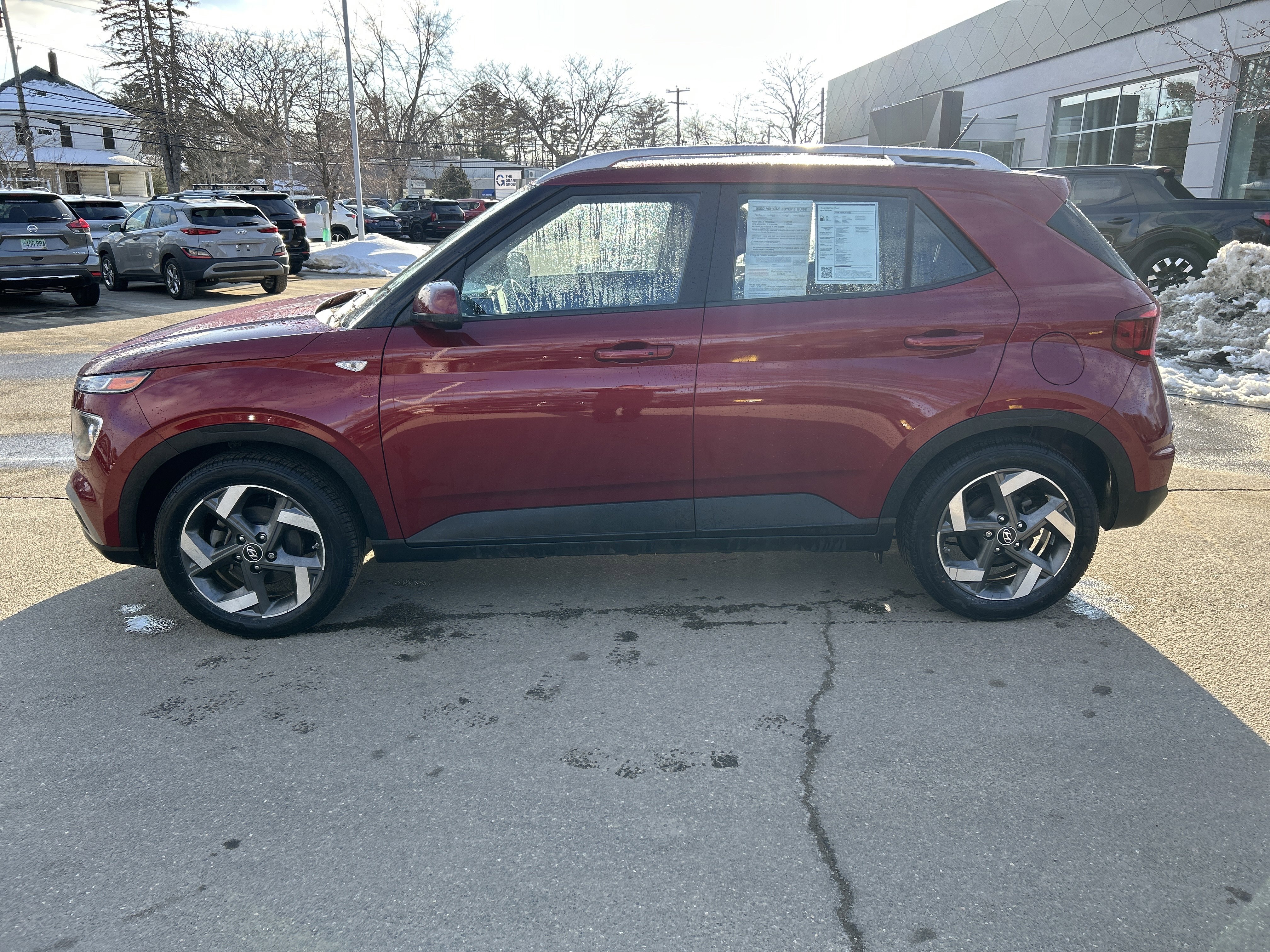 Certified 2024 Hyundai Venue SEL image 8