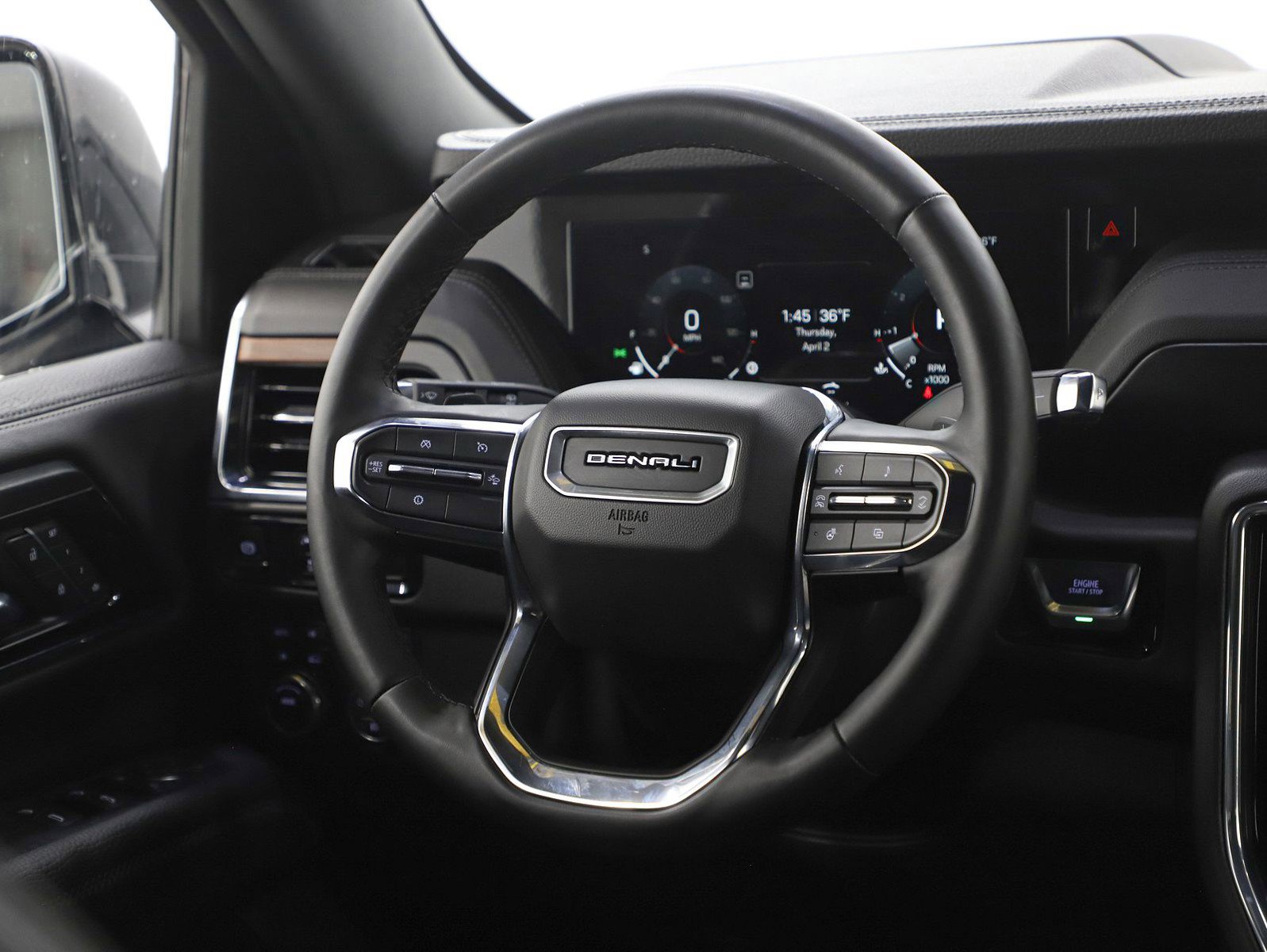 Used 2025 GMC Yukon Denali AWD/4WD image 17