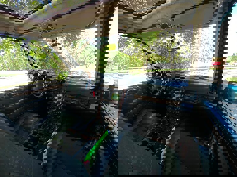 Used 2002 Land Rover Range Rover HSE image 13